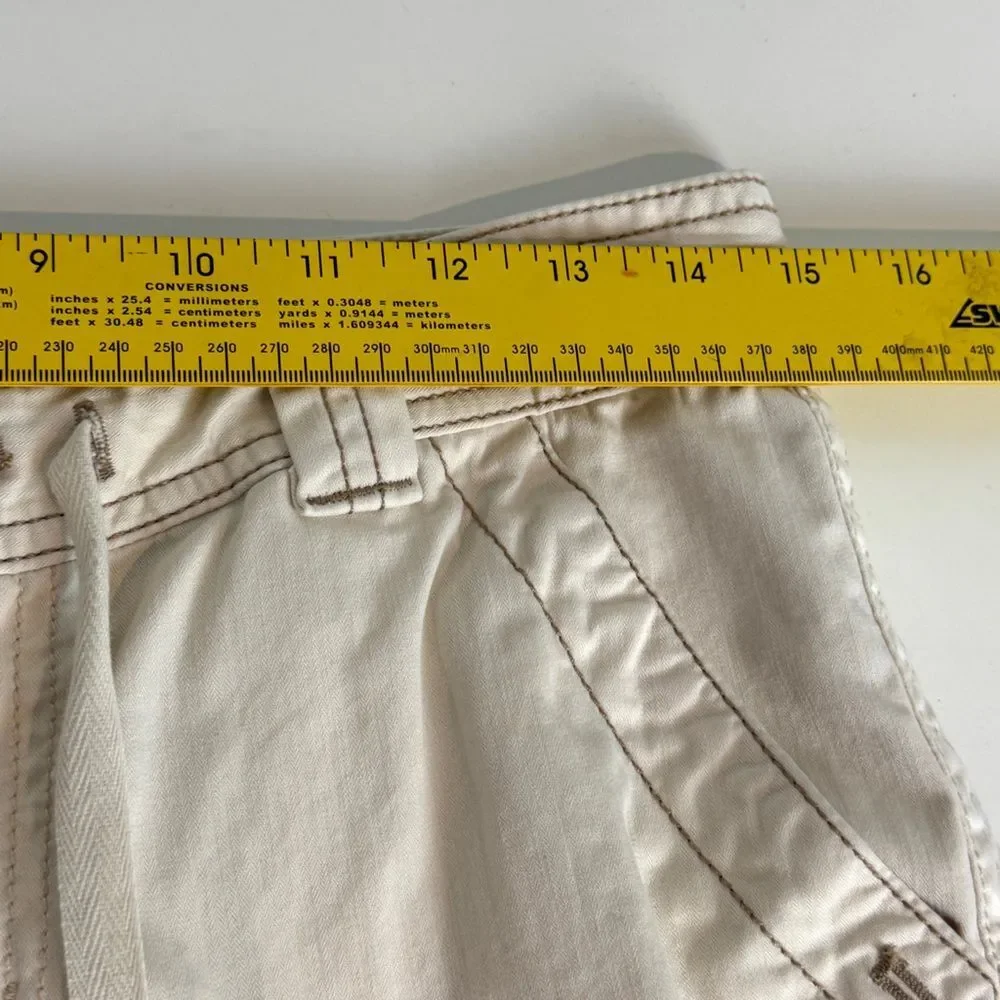 Eddie Bauer 11” Cargo Shorts Putty 4